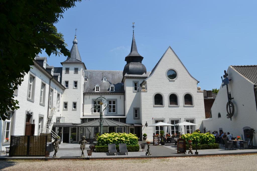 Hotel Castle Doenrade - Accommodation and Amenities