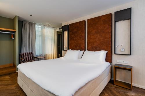 Hotel De Hallen - Guest Ratings and Reviews