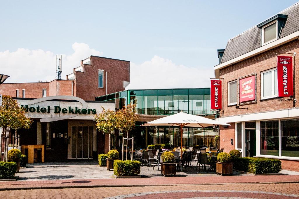 Hotel Dekkers - Accommodation and Amenities