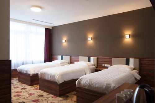Hotel Kings Court - Room Types and Amenities