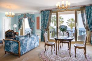 Hotel Le Negresco - Rooms and Suites