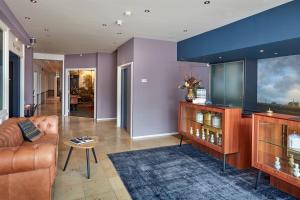 Hotel Lion DOr - Accommodation Features