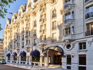 Hotel Lutetia - Exceptional Location and Accessibility