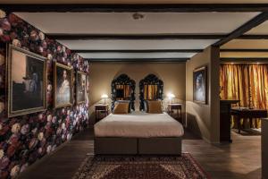 Hotel Mitland - Accommodation and Amenities