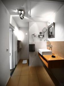 Hotel ML - Room Amenities