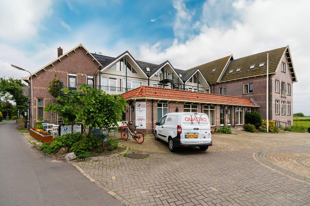 Hotel Orion - Accommodation and Amenities