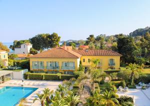 Hotel Royal-Riviera - Impressive Facilities and Amenities