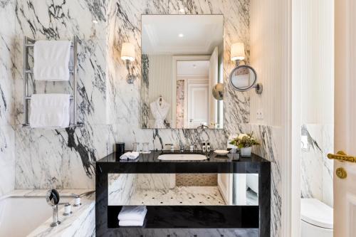 Hotel San Régis - Accommodation Details