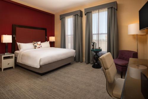 Hotel Shattuck Plaza - Amenities and Facilities