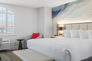 Hotel Skye San Francisco Airport SFO FREE SHUTTLE! - Amenities and Services