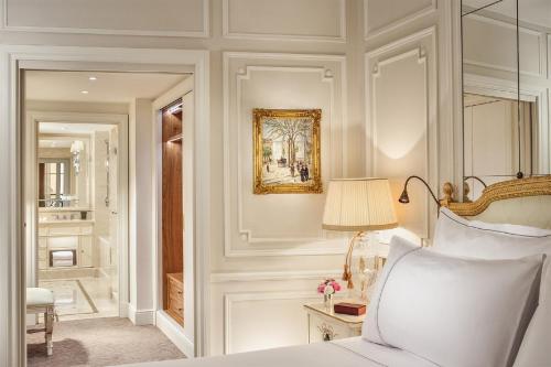 Hotel Splendide Royal Paris - Relais & Châteaux - Room and Accommodation Details