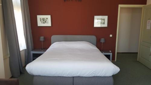 Hotel the Town Hall Uithuizen - Room Types and Amenities