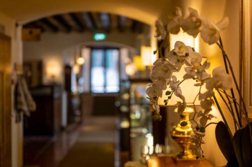 Hotel Villa Cipriani - Amenities and Facilities