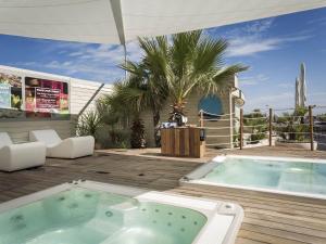 Hotel Waldorf- Premier Resort - Location and Accessibility