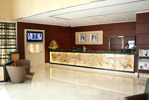 Howard Johnson Bur Dubai - Room Types and Amenities