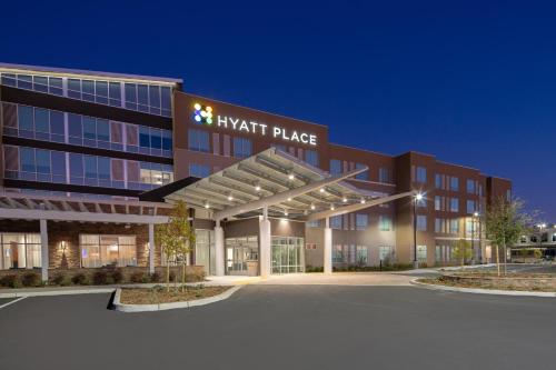 Hyatt Place Bakersfield - Convenient Location