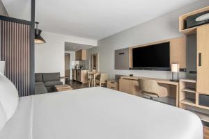Hyatt Place Newark-Silicon Valley - Accommodation Details