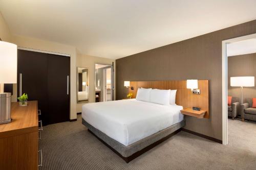 Hyatt Place Vacaville - Facilities and Amenities