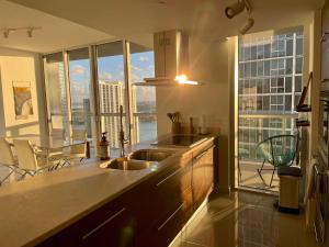 IconBrickell Tower 3 W Residences - Amenities and Services