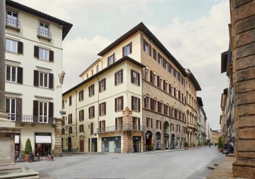 IL Tornabuoni The Unbound Collection by Hyatt - Accommodations and Amenities