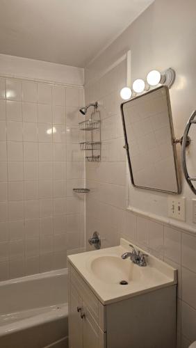 Incentra Village Hotel - Amenities and Services