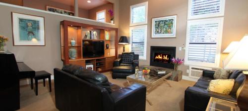 Inn at Occidental - Location and Attractions