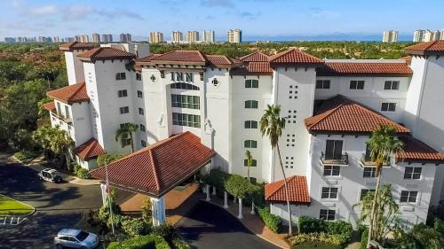 Inn at Pelican Bay - Guest Experience and Ratings