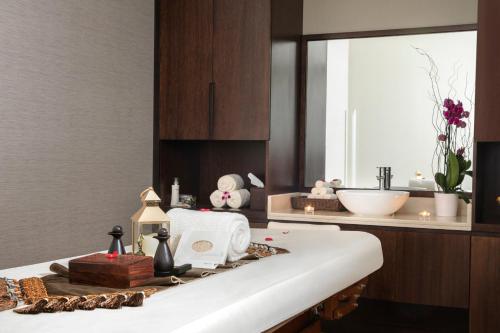 Jumeira Rotana – Dubai - Accommodations and Amenities