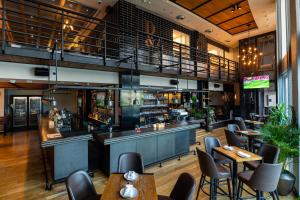 Jumeirah Beach Hotel Dubai - Diverse Dining Experiences