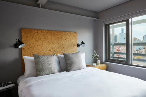 Kasa Lantern Lower East Side - Location Highlights