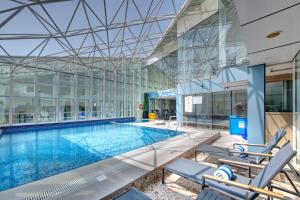 La Quinta by Wyndham Abu Dhabi Al Wahda - Convenient Location