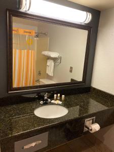 La Quinta by Wyndham Davis - Popular Amenities