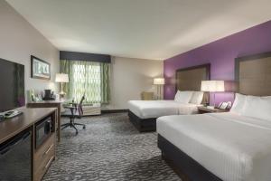 La Quinta by Wyndham Visalia/Sequoia Gateway - Location Highlights