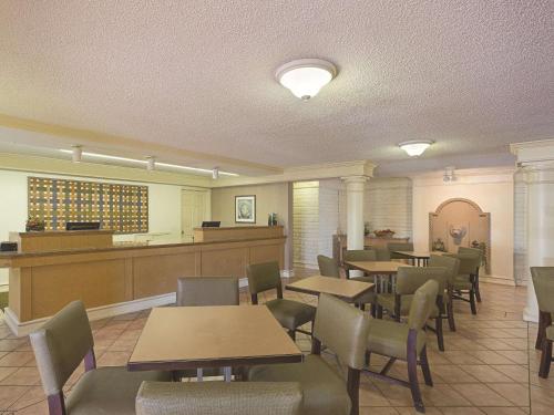 La Quinta Inn by Wyndham San Diego Chula Vista - Facilities and Amenities