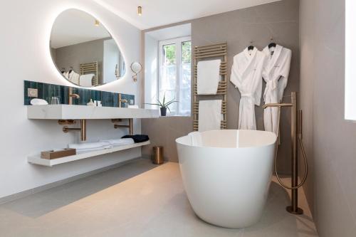 Le Clos Alice - Deluxe Accommodations and Room Amenities