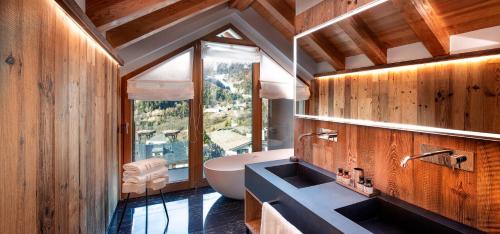 Le Massif Hotel & Lodge Courmayeur The Leading Hotels of the World - Dining Options