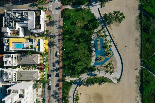 Leslie Hotel Ocean Drive - Location and Proximity