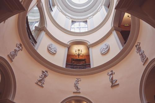 LHôtel: A Comprehensive Review - Excellent Location