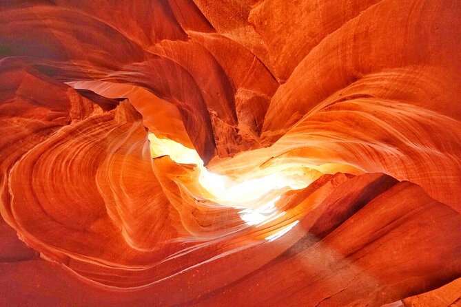 Lower Antelope Canyon in Page Walking Tour With Navajo Guide - The Role of the Navajo Guide