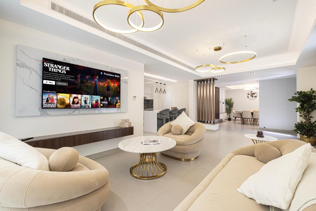 Luxurious Villa, Private Pool and Garden, Dubai Review