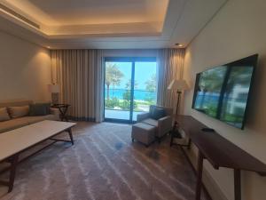 Luxury Sea View Apartment in Address Hotel Fujairah - Excellent Location