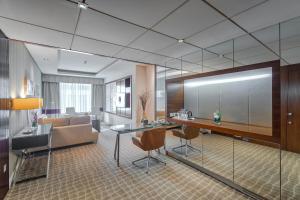 Majestic Premier Hotel Burdubai - Dining and Cuisine
