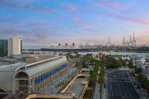 Marriott Long Beach Downtown - Location and Nearby Attractions