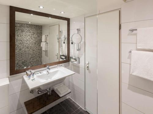 Mercure Hotel Amsterdam West - Location and Accessibility