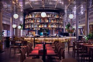 Motto By Hilton Rotterdam Blaak - Guest Reviews and Ratings
