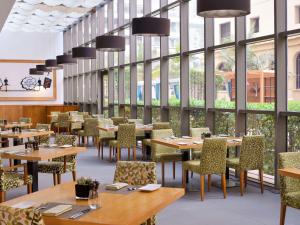 Mövenpick Hotel Jumeirah Beach - Contemporary Accommodations and Amenities