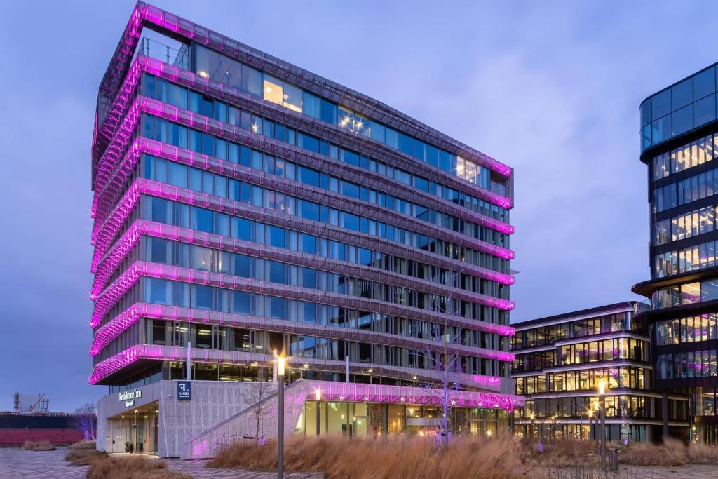 Moxy Amsterdam Houthavens - Guest Reviews and Ratings