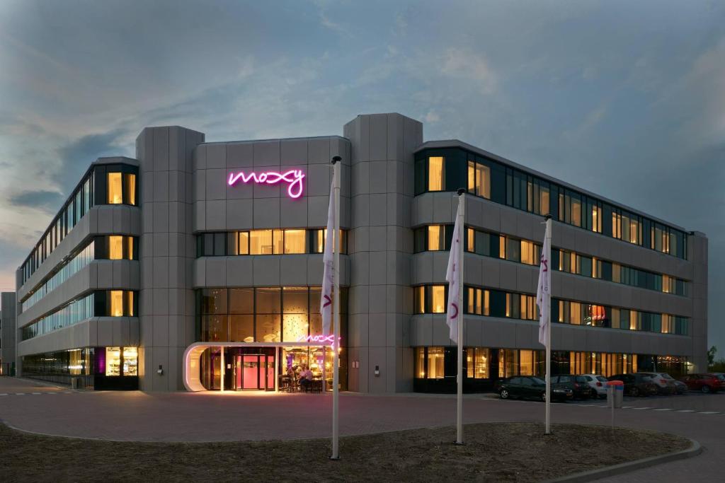 Moxy Amsterdam Schiphol Airport - Guest Reviews and Experiences