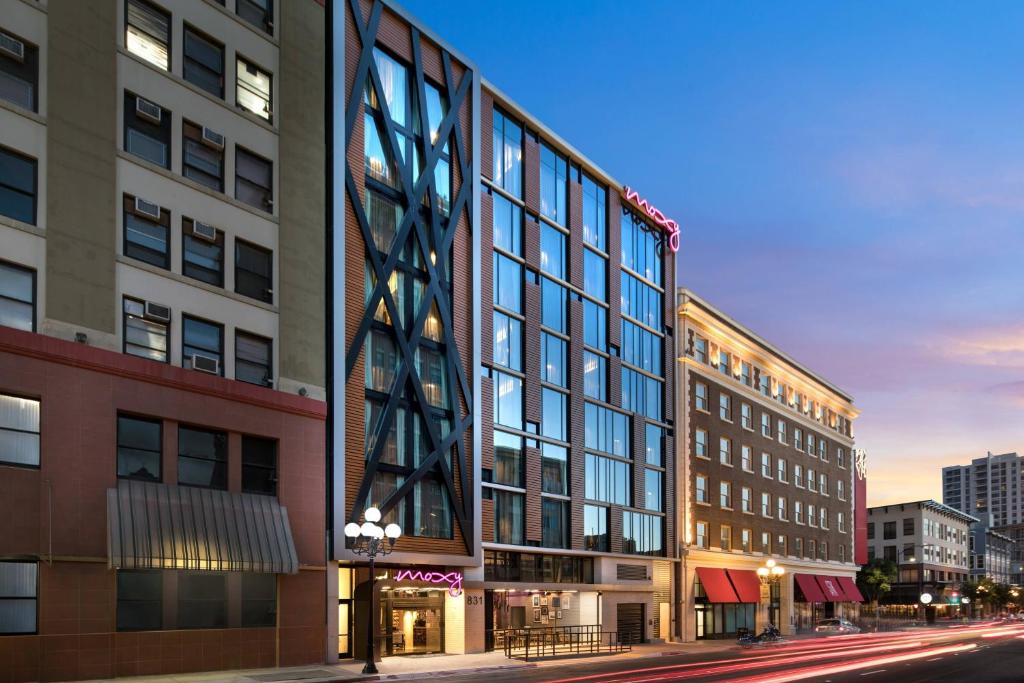 Moxy San Diego Gaslamp Quarter - Accommodation Features