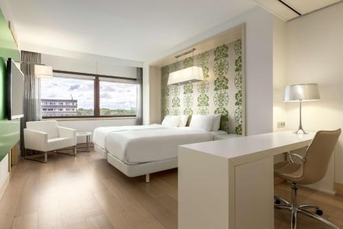 NH Amsterdam Zuid - Facilities and Amenities